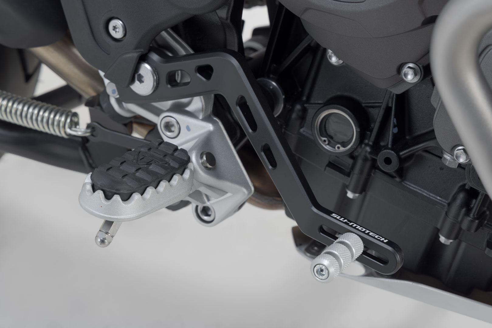 Gear lever and brake pedal set Triumph Tiger 900 models (19-).