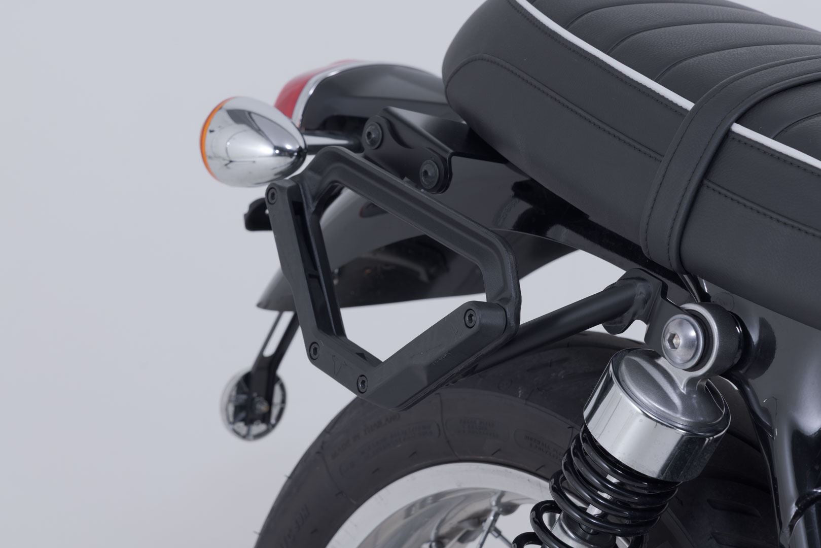 Legend Gear Side Bag system V-LOC 16/16 l. Triumph Bonnev. T100 (16-)/ T120 (15-).
