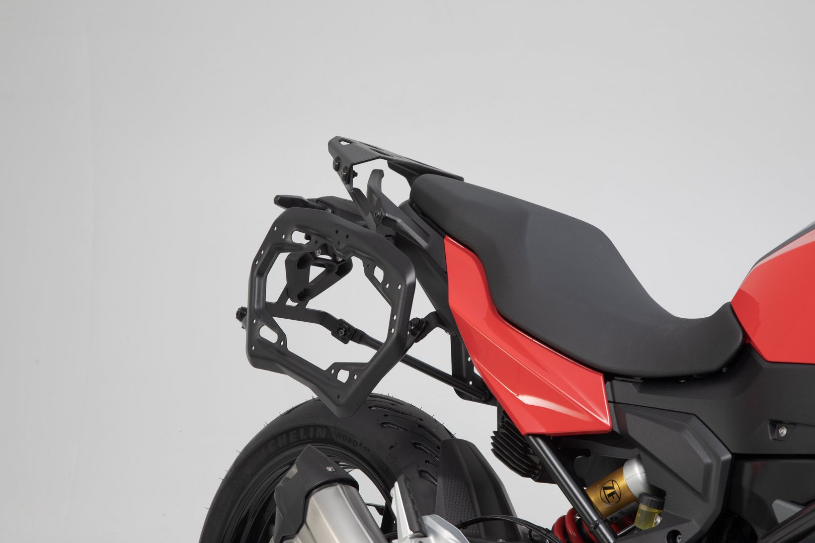 TRAX ADV aluminium case system Black. 37/37 l. BMW F 900 R / XR (19-24).