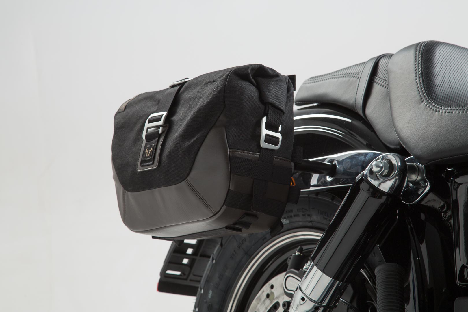 Legend Gear Side Bag System LC Harley-Davidson Dyna Fat Bob (08-)