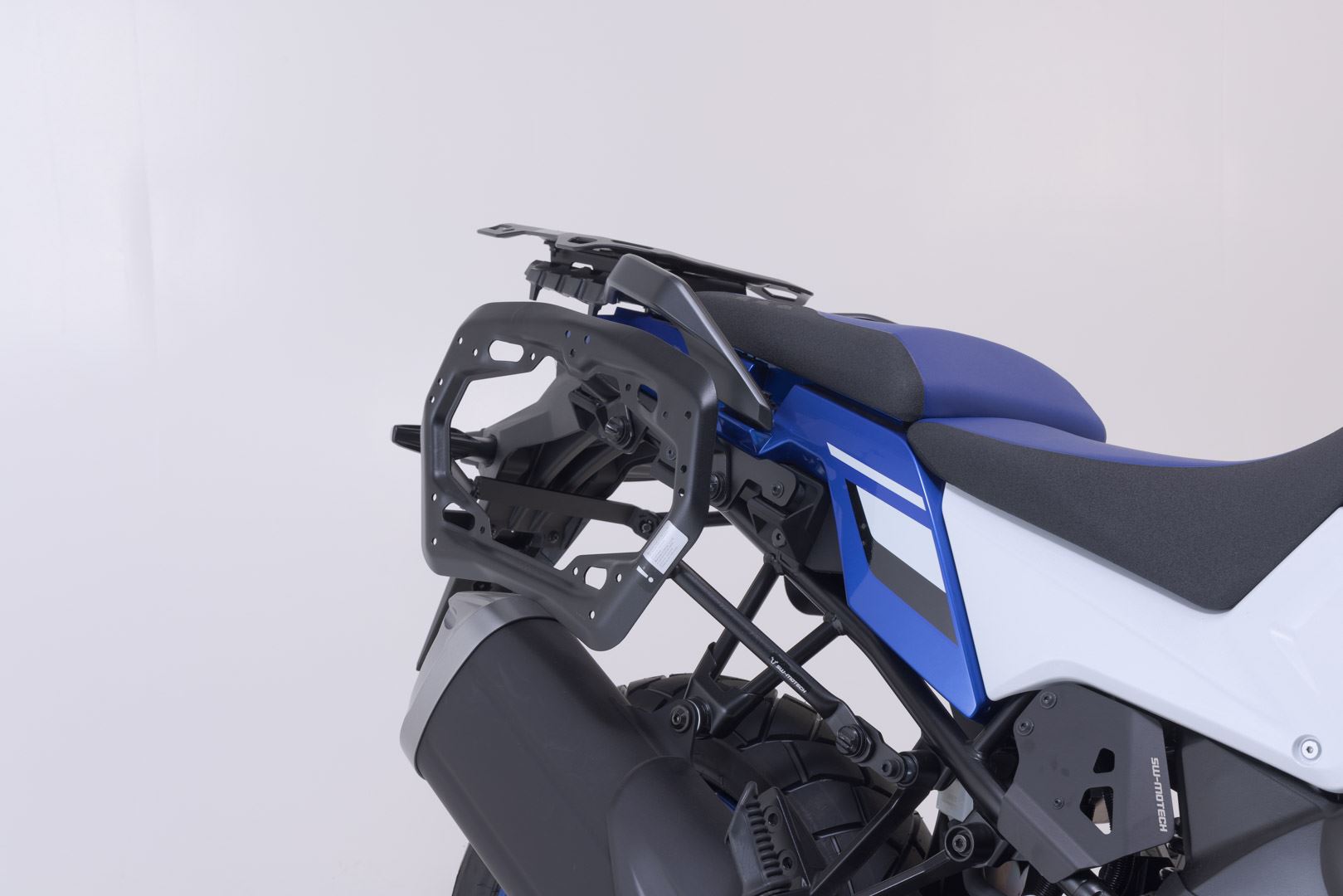TRAX ADV aluminium case system Black. 45/37 l. Suzuki V-Strom 1050DE (21-).