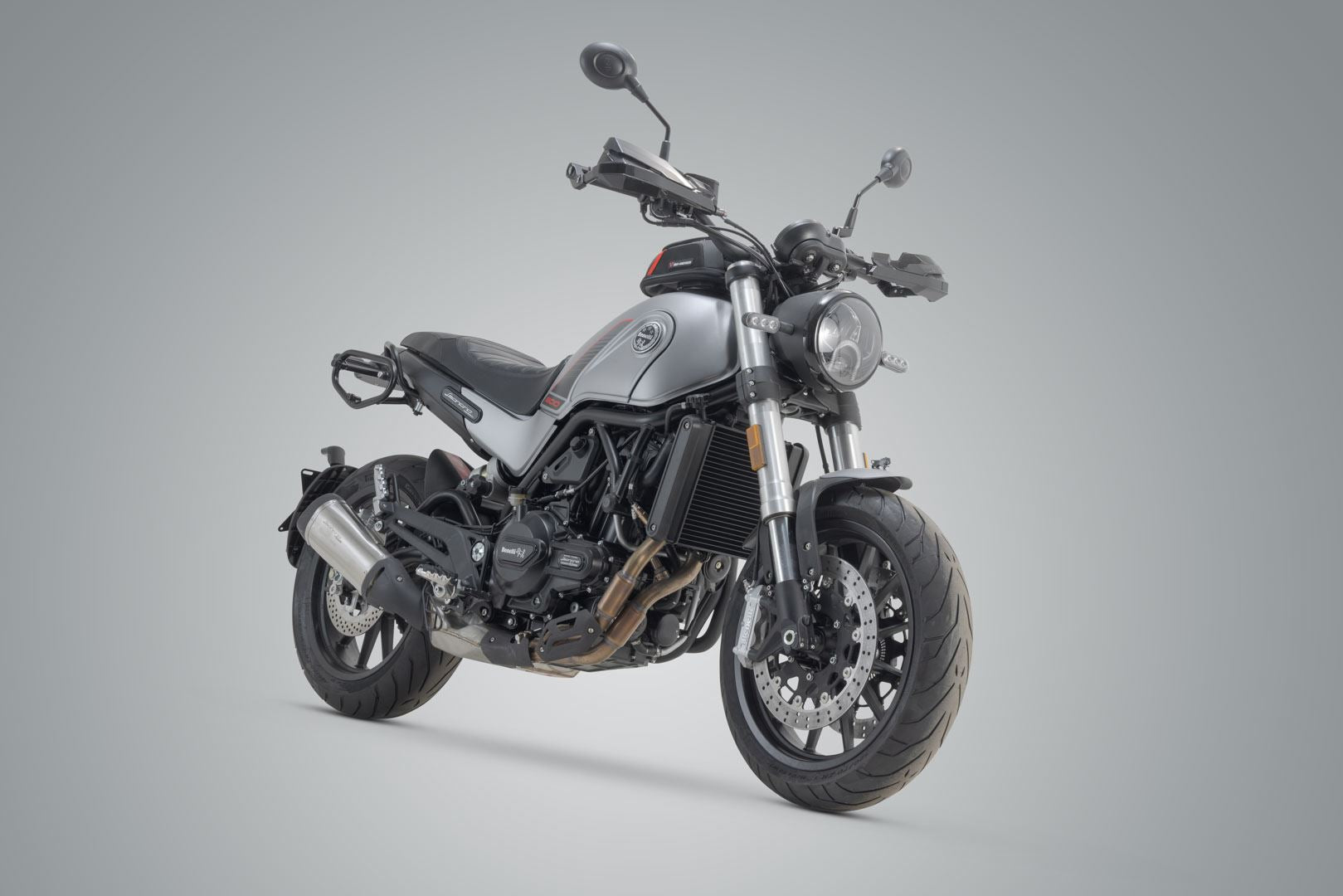 SLC side carrier right Benelli Leoncino 500 (17-) / 500 Trail (18-).