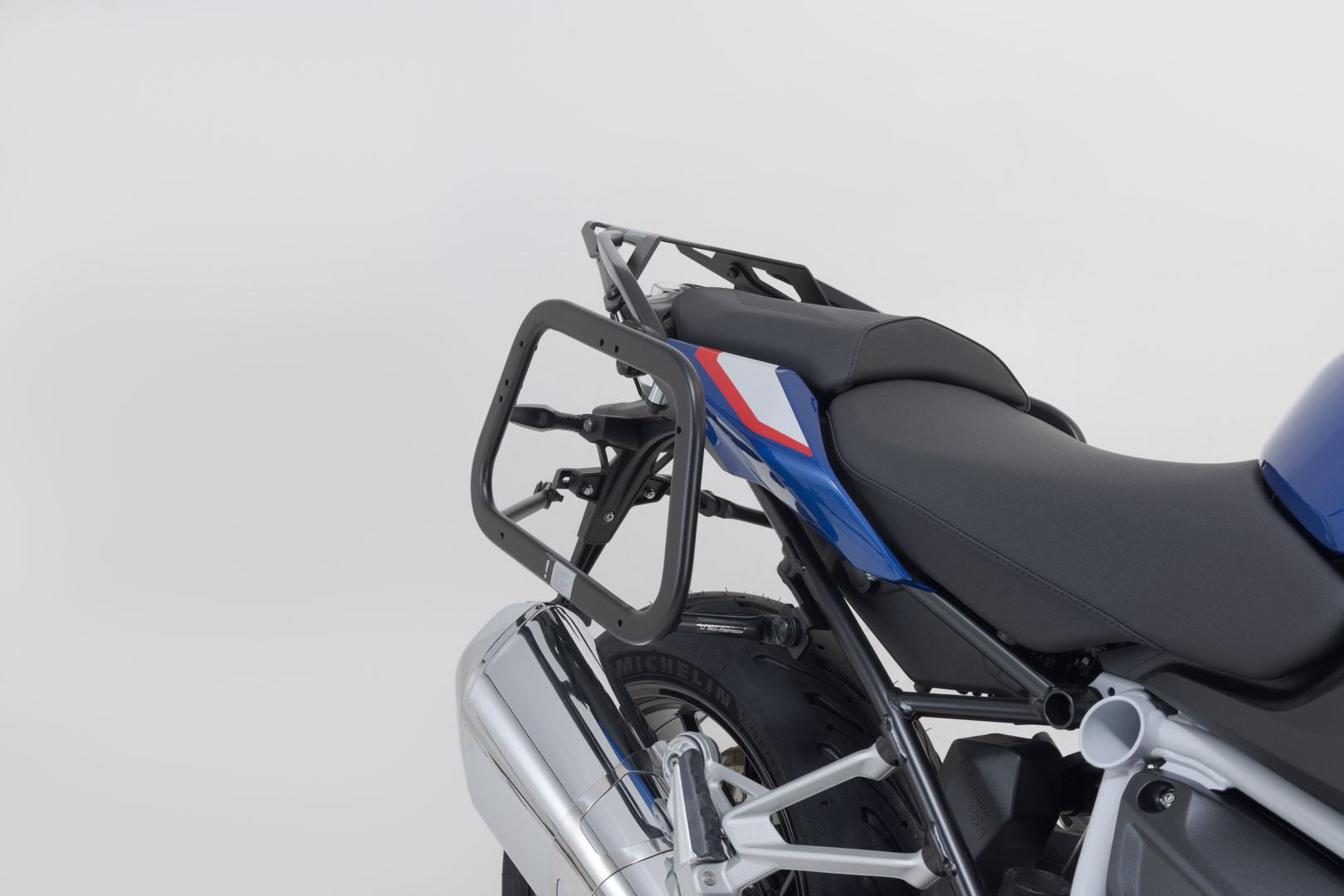 TRAX ADV aluminium case system Black. 37/37 l. BMW R 1200 R/RS, R 1250 R/RS.