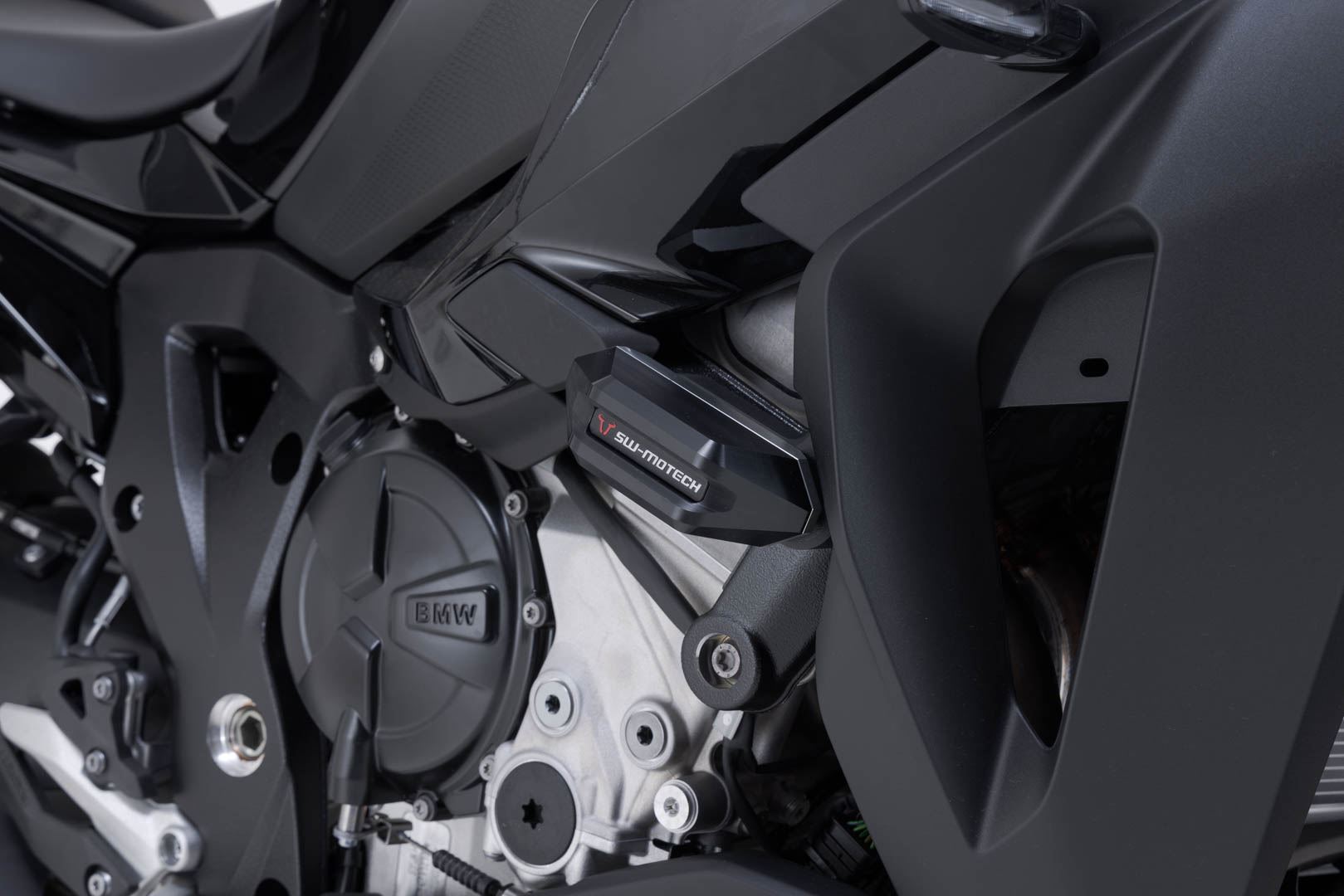 Frame slider kit Black. BMW S 1000 XR (19-).