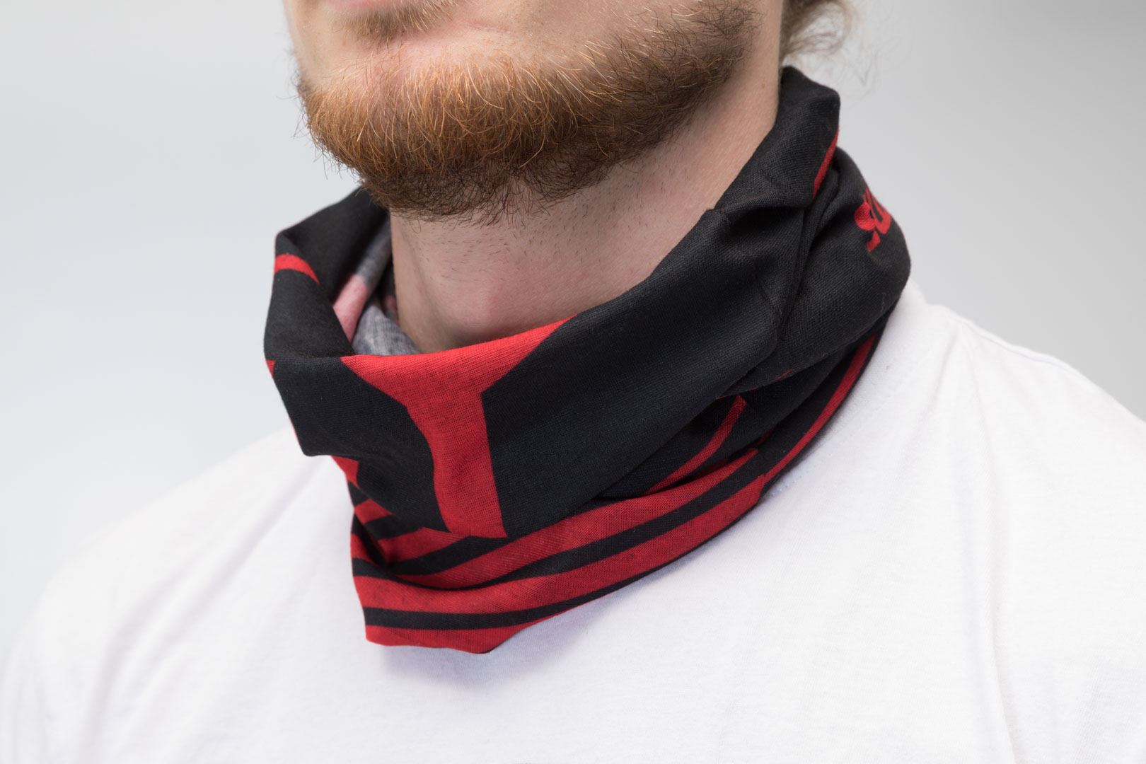 Webshop voucher 100 Euro Free gift: Scarf.