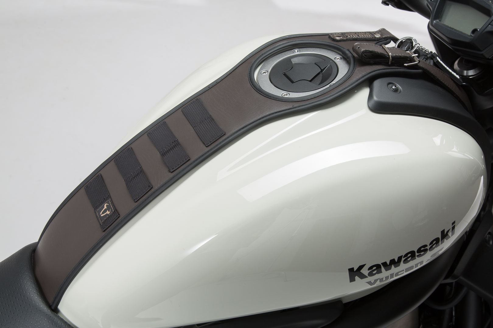 Legend Gear Tank Strap SLA Kawasaki Vulcan S (16-)