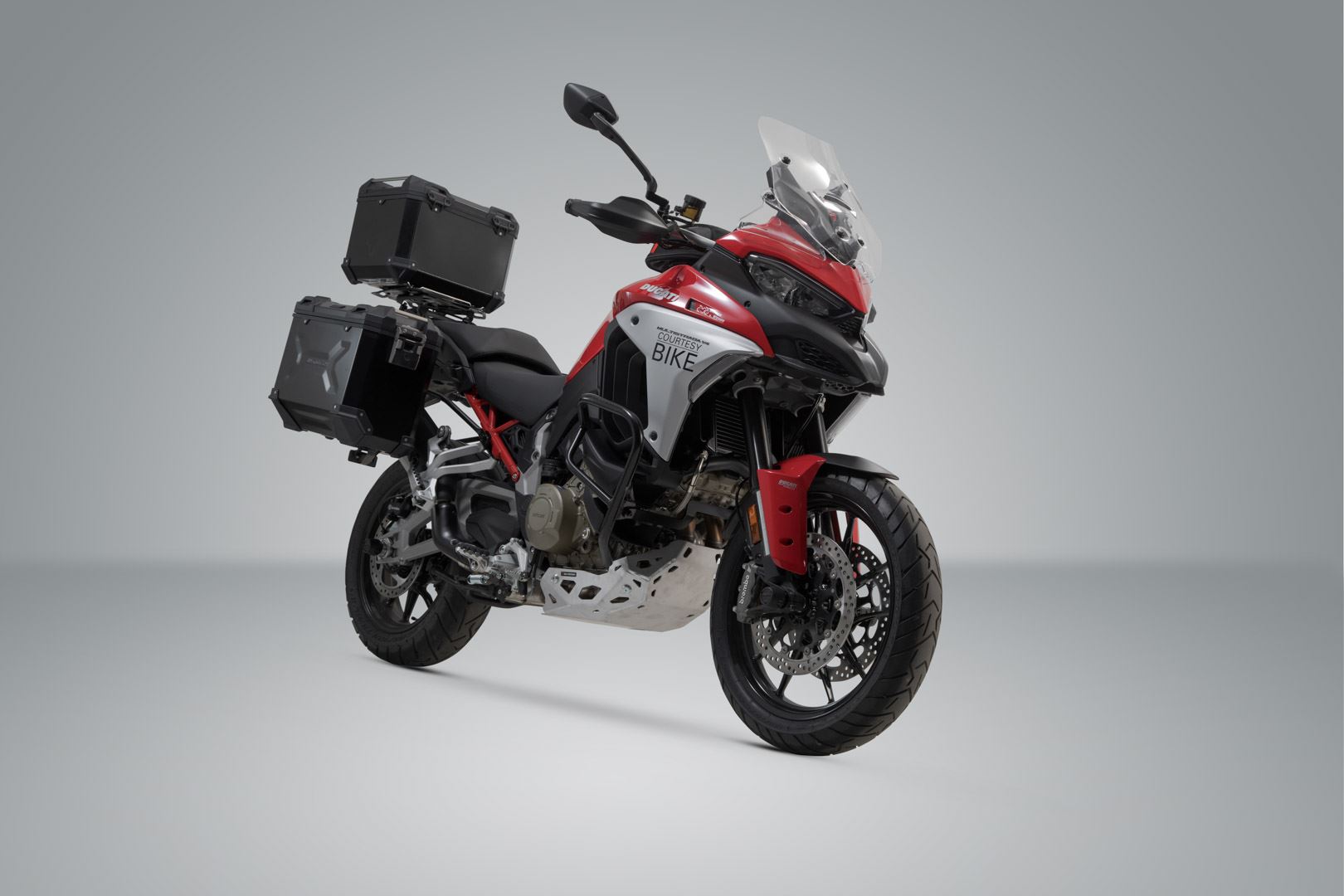 Adventure set TRAX ADV US-model Black. Ducati Multistrada V4 (20-).