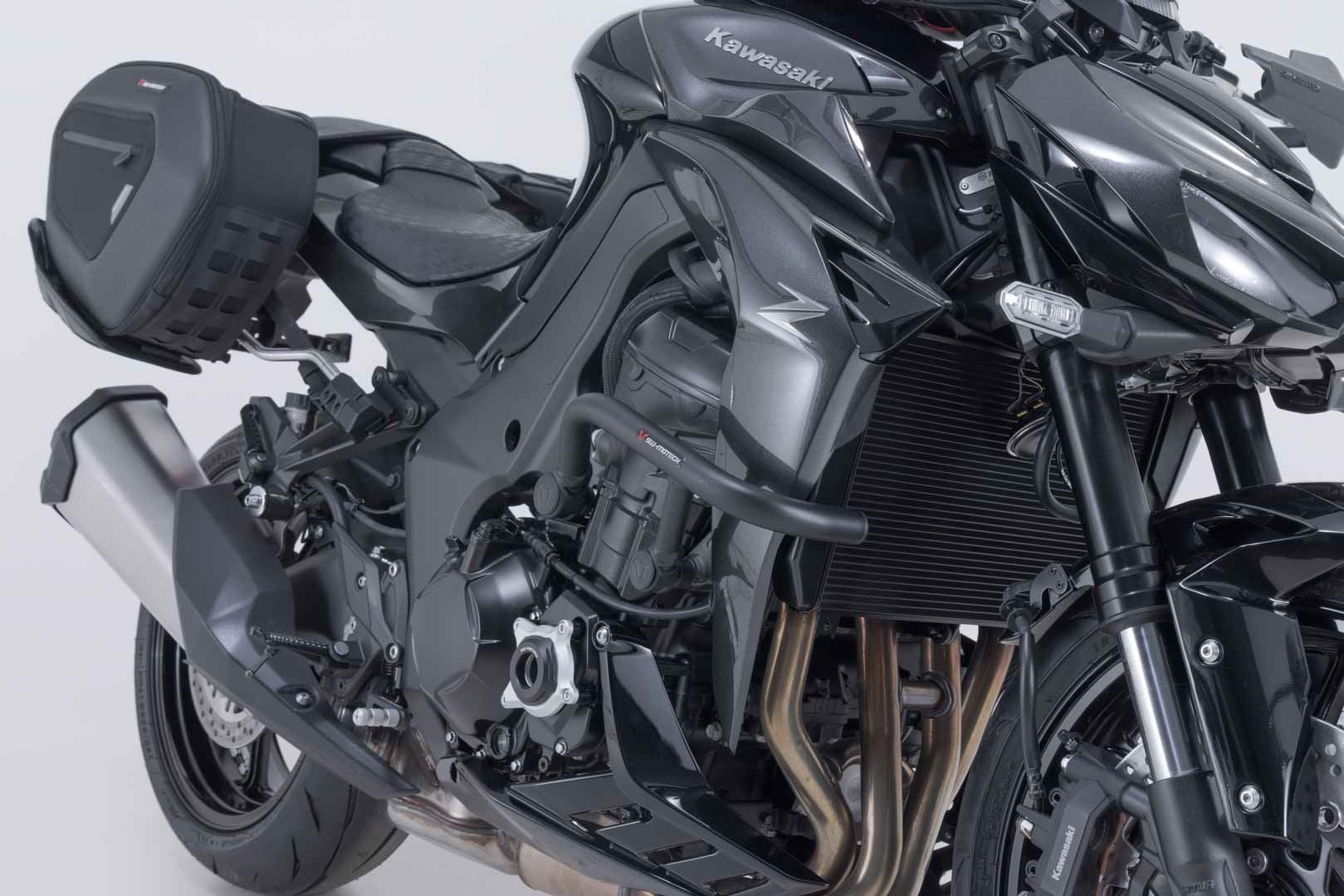 Crash bar Black. Kawasaki Z1100 (25-).