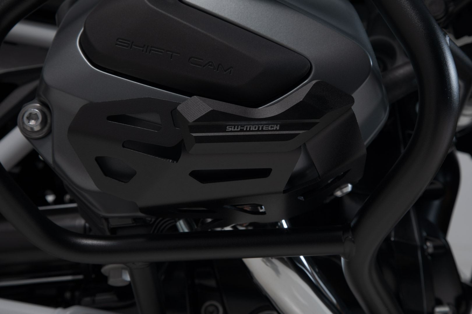 Cylinder guard Black. BMW R 1250 GS (18-), R 1250 R (18-).