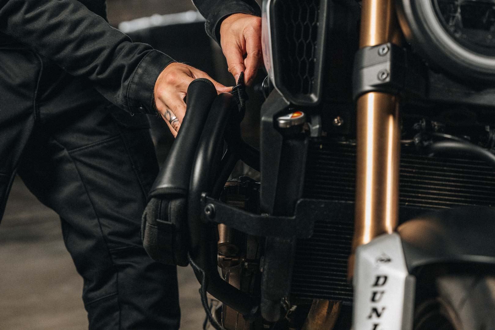 Legend Gear accessory bag LA9 Black. 2.5 l.