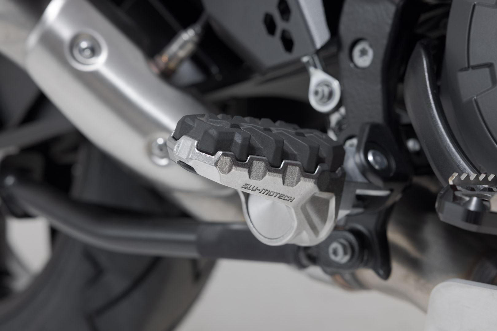 EVO footrest kit KTM 1290 / 1390 Super Adventure (21-).