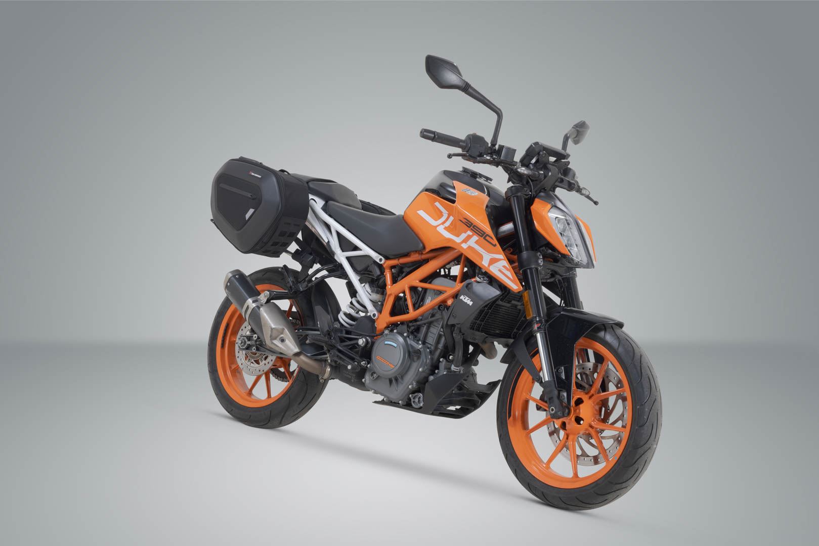PRO BLAZE H saddlebag set Black. KTM 125 / 390 Duke (17-23).