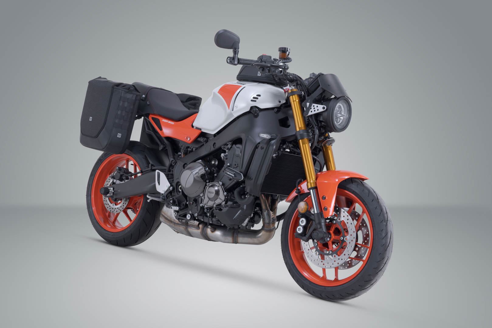 Legend Gear Side Bag system V-LOC 16/16 l. Yamaha XSR900 (21-), XSR900 GP (23-).