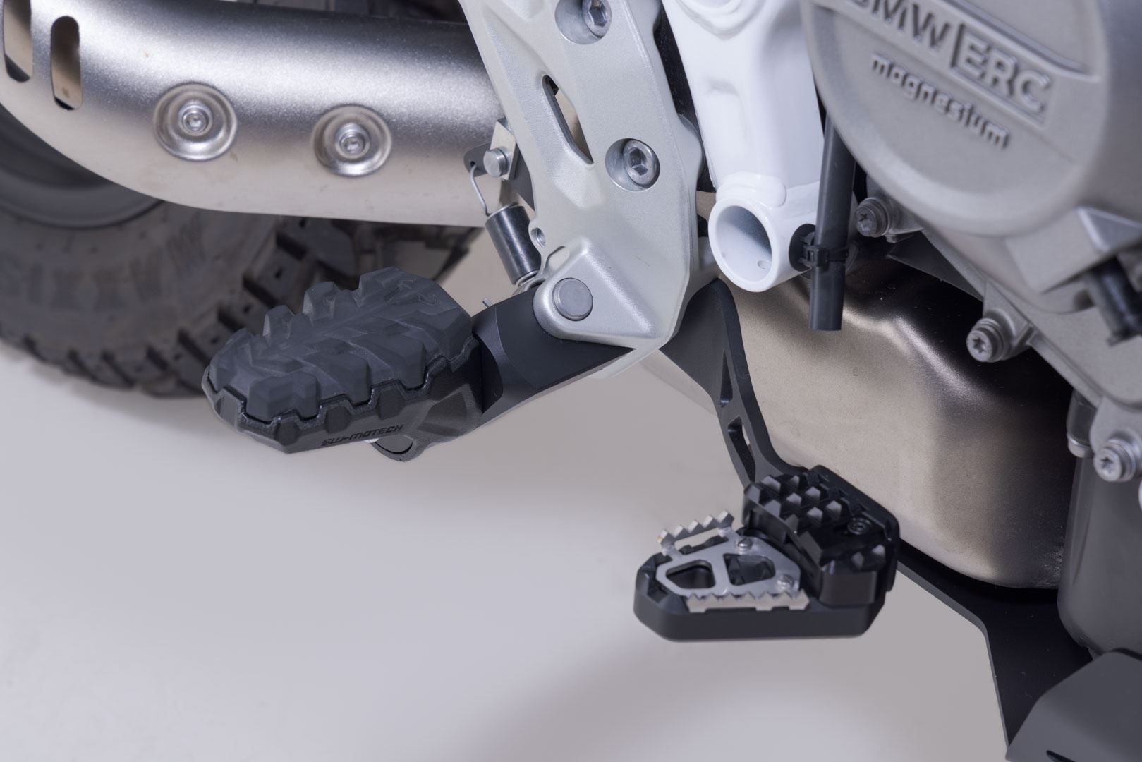 EVO footrest kit Black. BMW F 450 GS (25-).