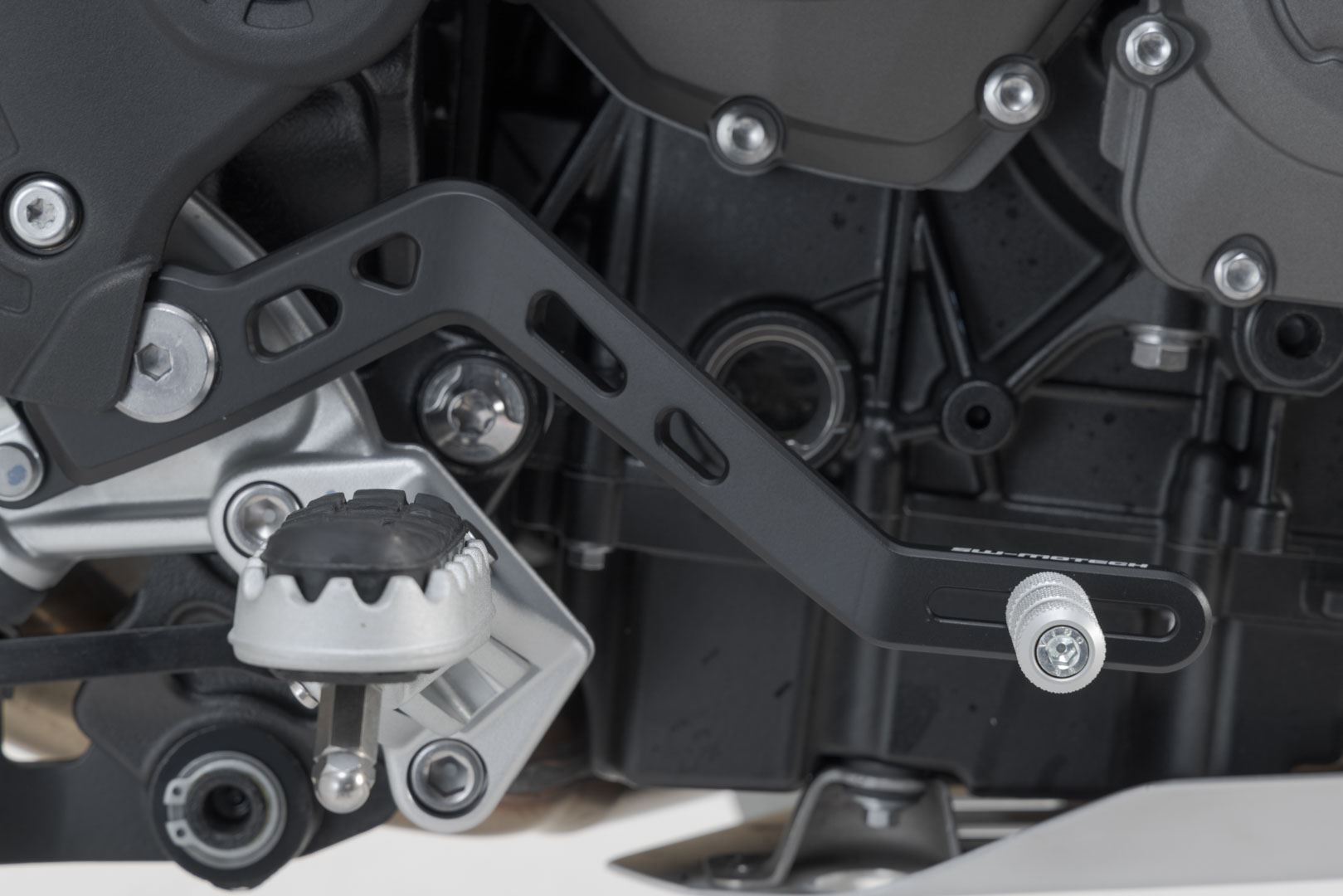 Gear lever and brake pedal set Triumph Tiger 900 models (19-).