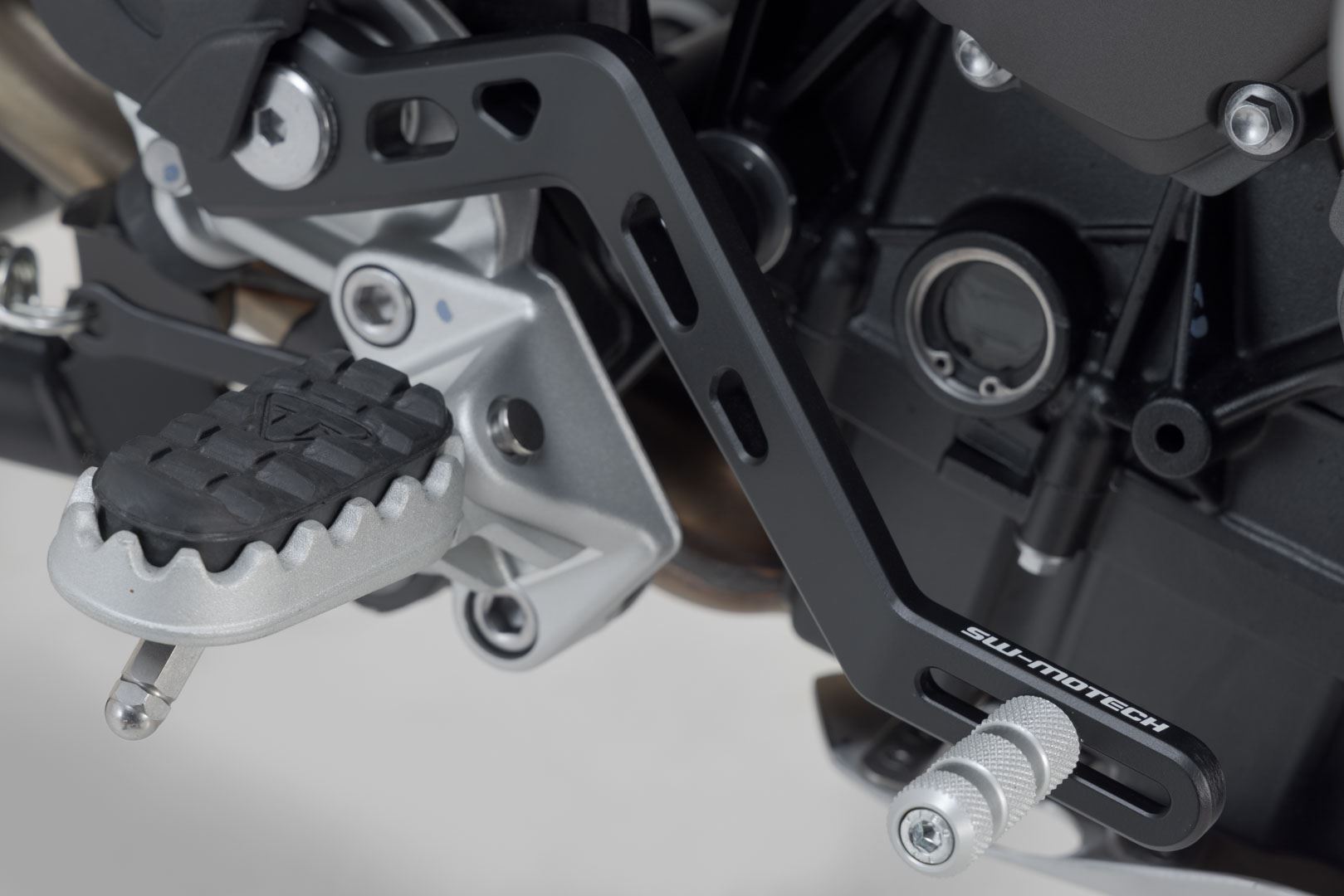 Gear lever and brake pedal set Triumph Tiger 900 models (19-).