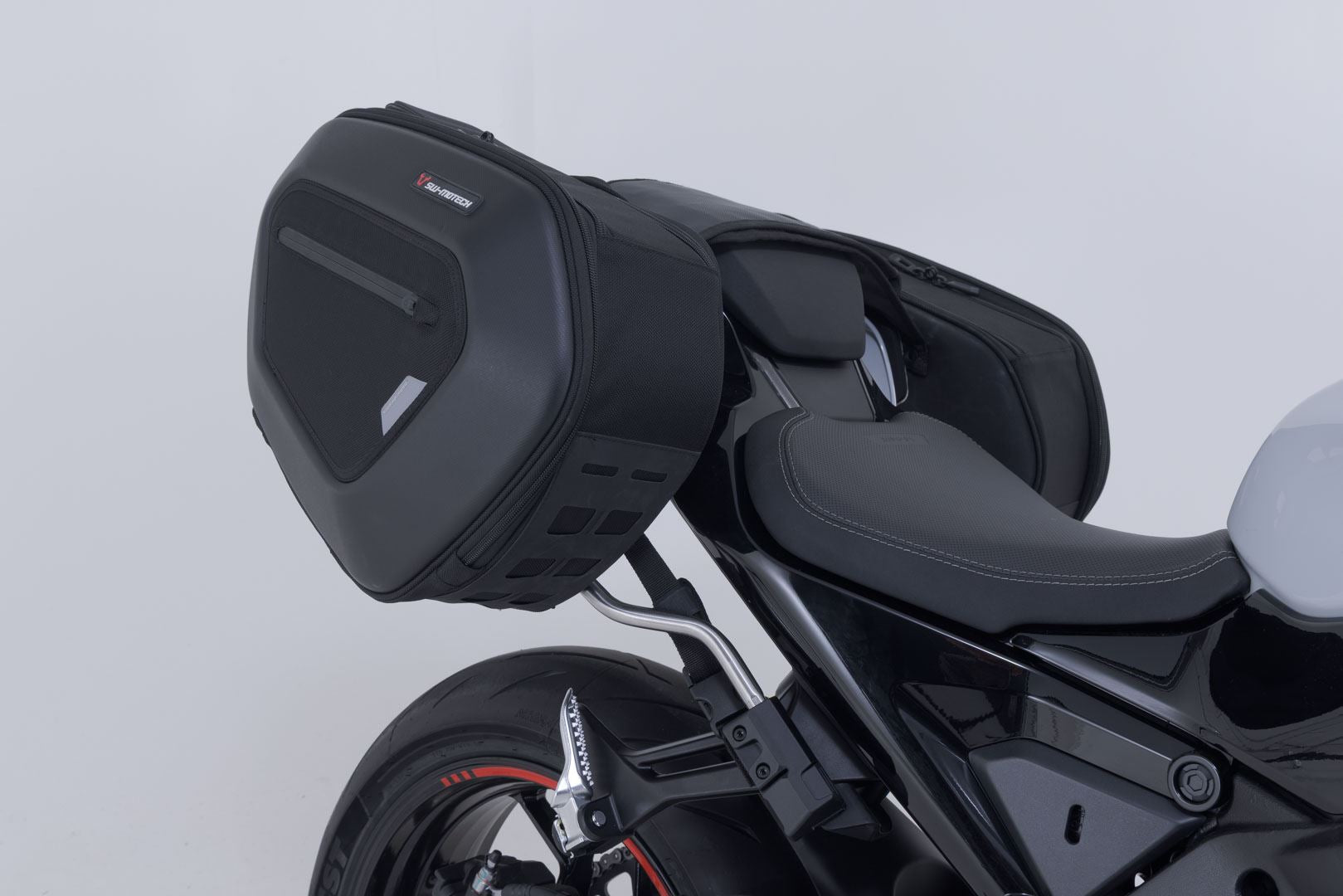 PRO BLAZE H saddlebag set Black. CFMoto 675SR-R (25-).