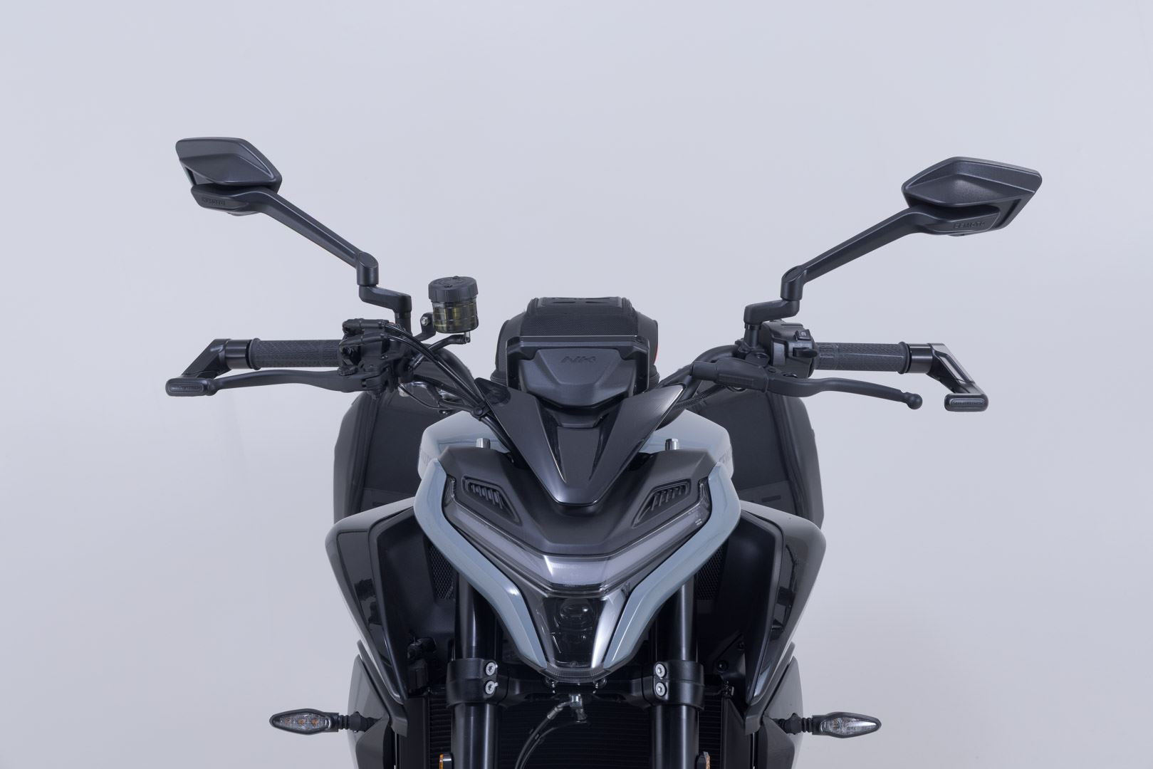 Lever guards Black. CFMoto 675NK (25-).