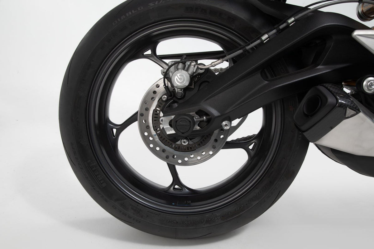 Slider set for rear axle Black. YZF-R1 (15-), MT-10/SP (16-), Niken (22-).