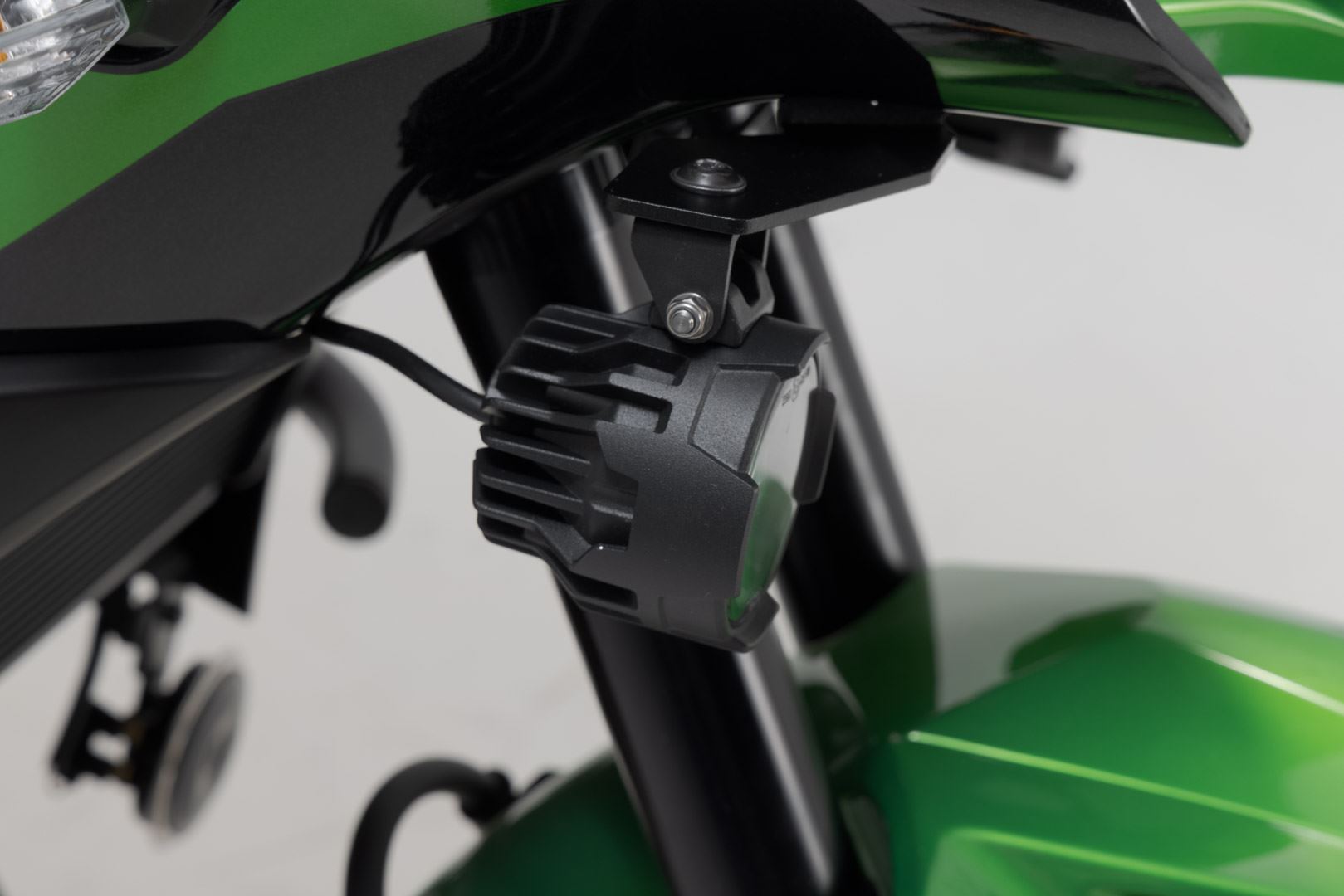 EVO high beam kit Black. Kawasaki Versys 650 (14-21).