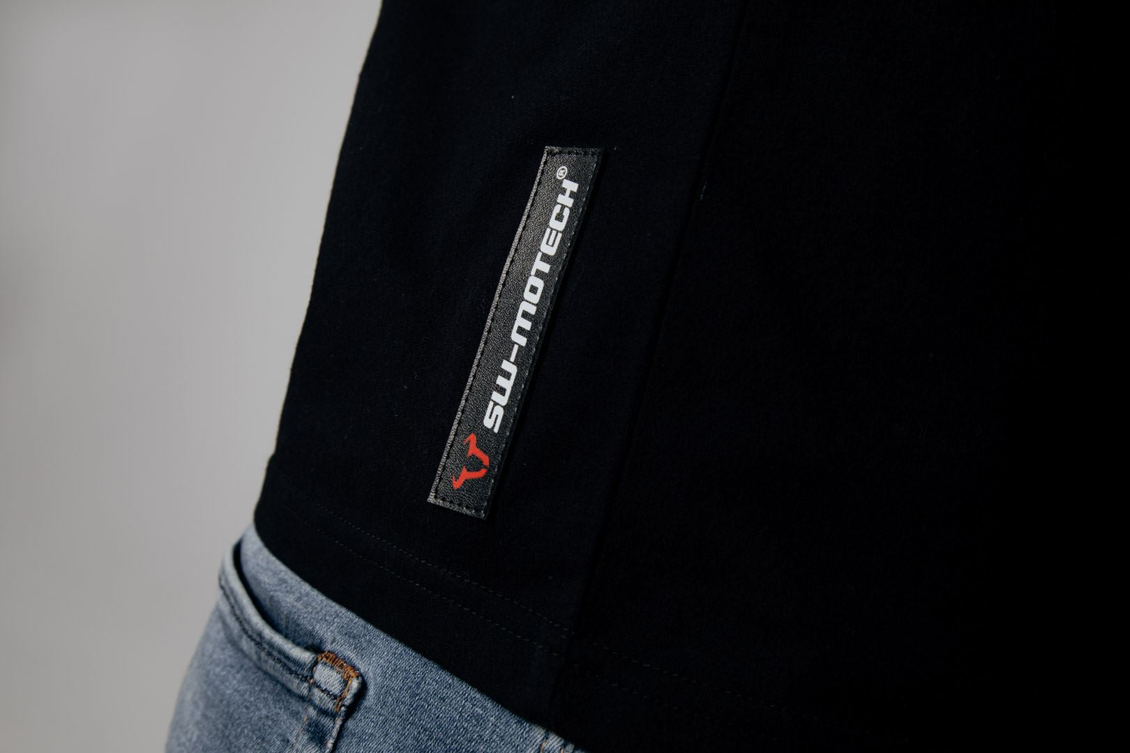T-Shirt Core Line. Black. Men. Size 3XL.