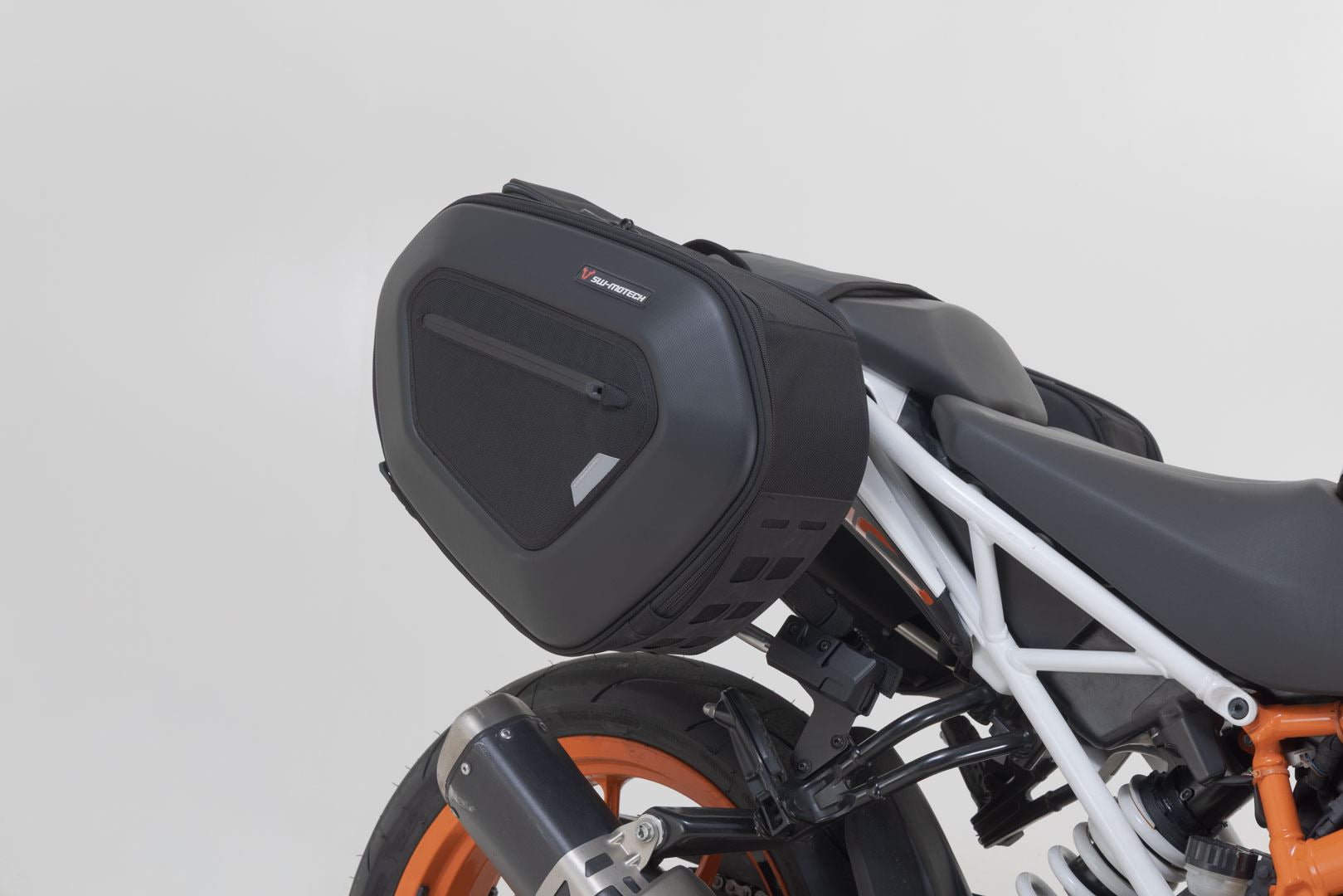 PRO BLAZE H saddlebag set Black. KTM 125 / 390 Duke (17-23).