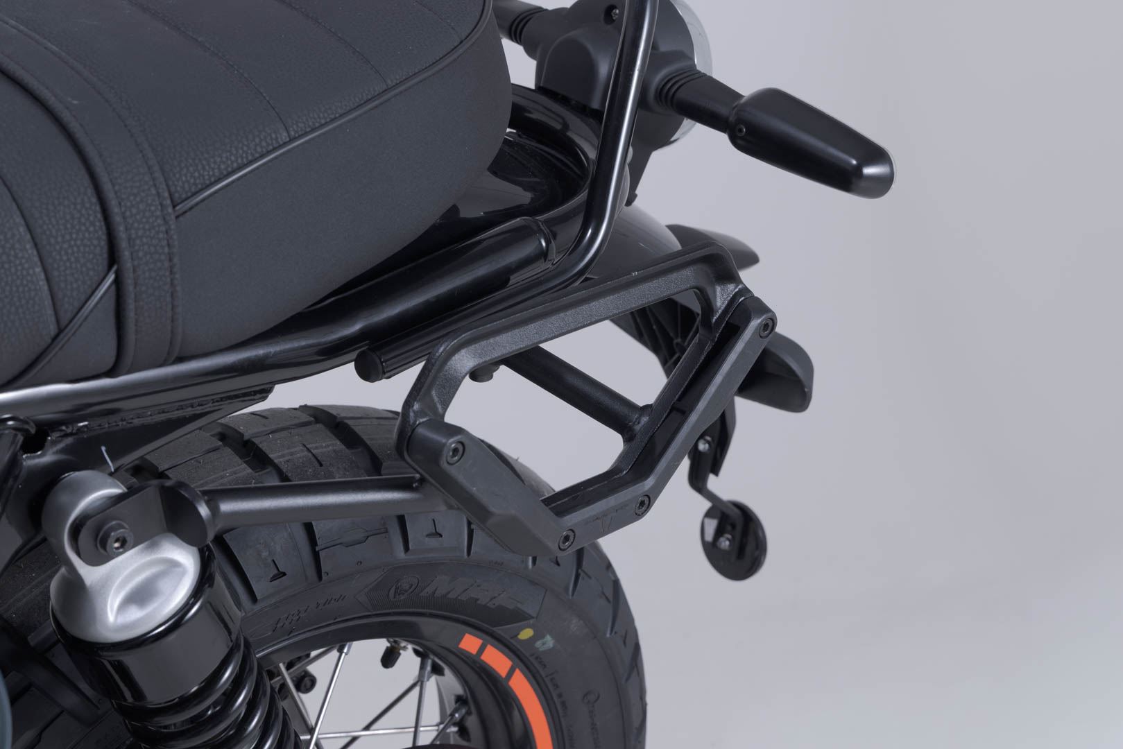 V-LOC Side Carrier left Triumph Street Twin/Scrambler/Cup, Speed Twin 900.