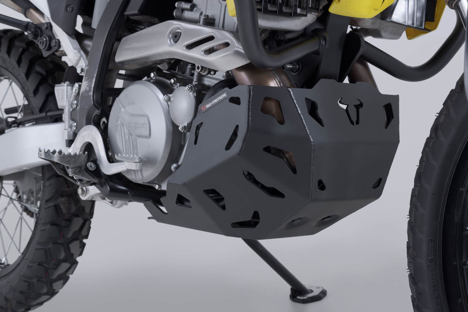 Engine guard Black. Suzuki DR-Z4S / DR-Z4SM (25-).