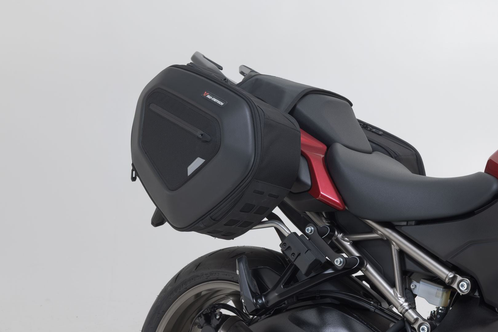 PRO BLAZE H saddlebag set Black. Suzuki GSX-S 1000 GT (21-).