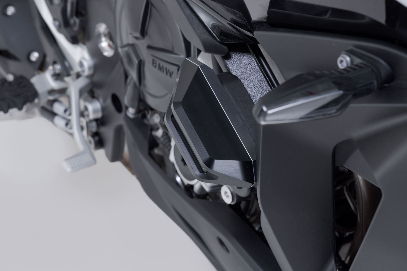 Frame slider kit Black. BMW S 1000 XR (19-).