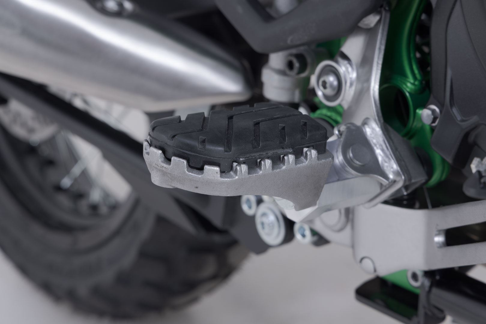 ION footrest kit Kawasaki KLE500 / KLE500 SE (26-).