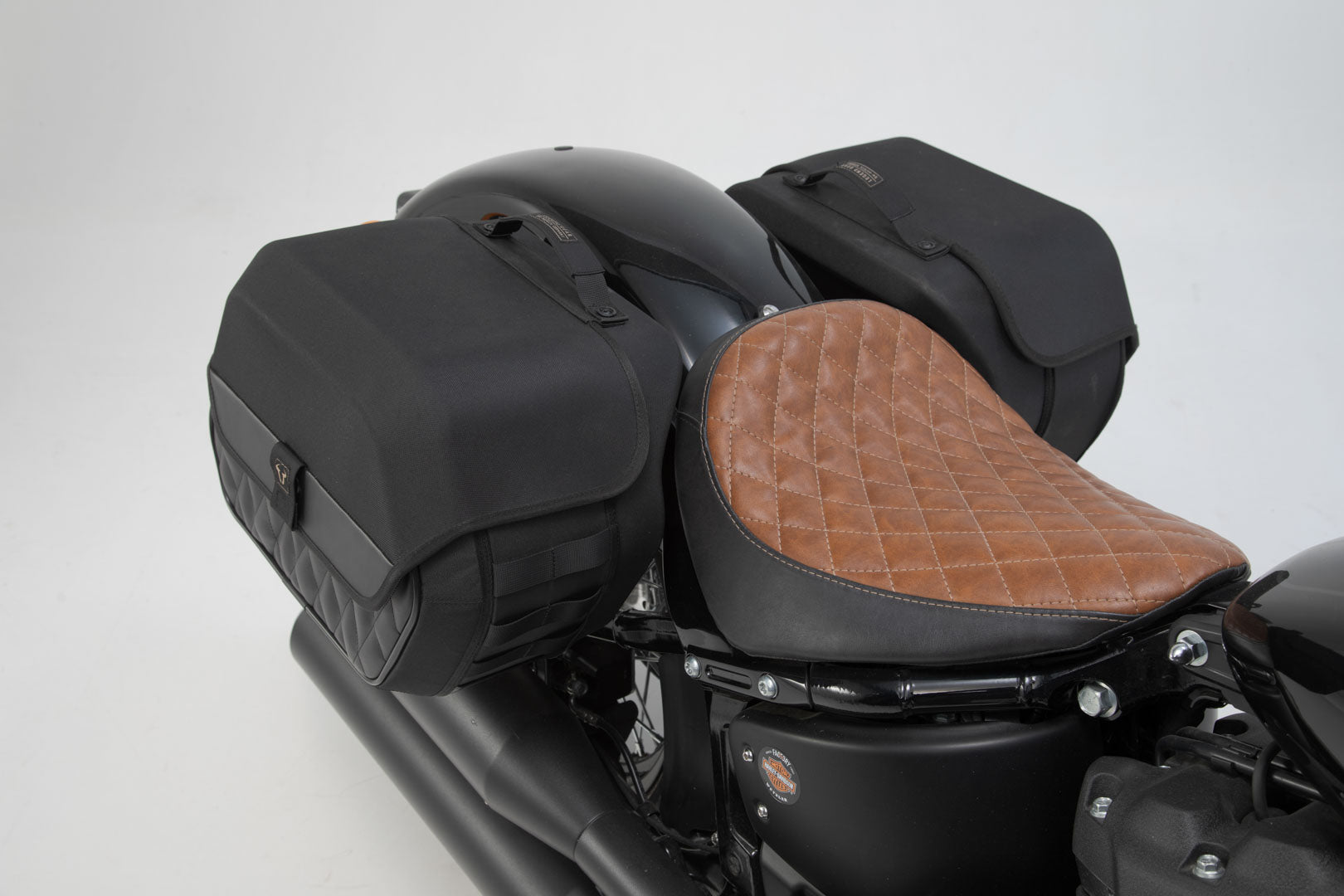 Legend Gear Side Bag System LH Harley-Davidson Softail Str Bob (17-),Standard (20-)