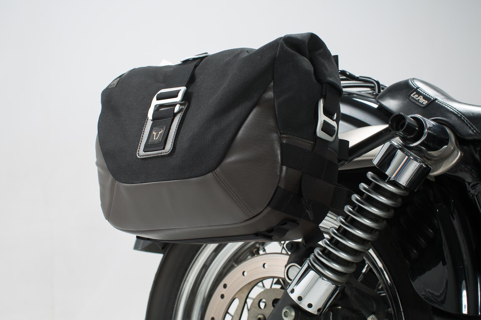 Legend Gear Side Bag System LC Harley-Davidson Dyna Street Bob (06-08), Low Rider (06-09) Black Edition