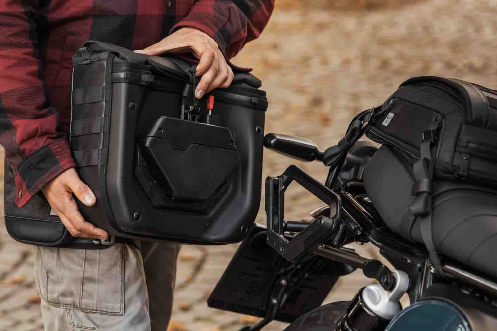 Legend Gear Side Bag 11L Black. For V-LOC.