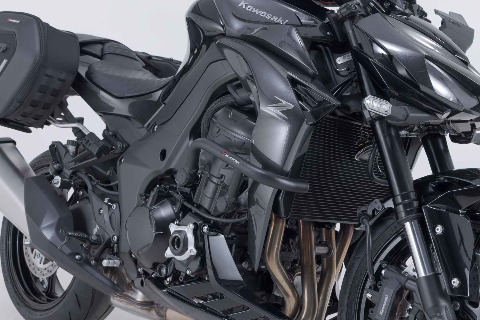 Crash bar Black. Kawasaki Z1100 (25-).