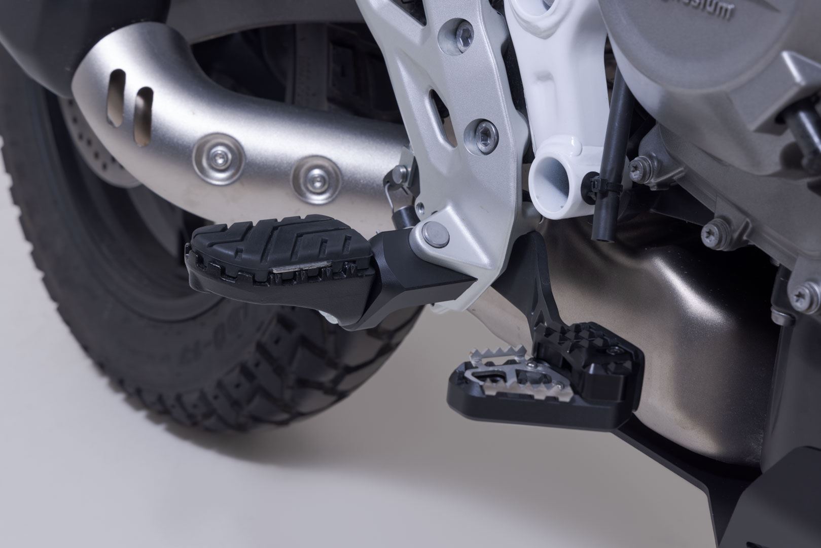 ION footrest kit Black. BMW F 450 GS (25-).