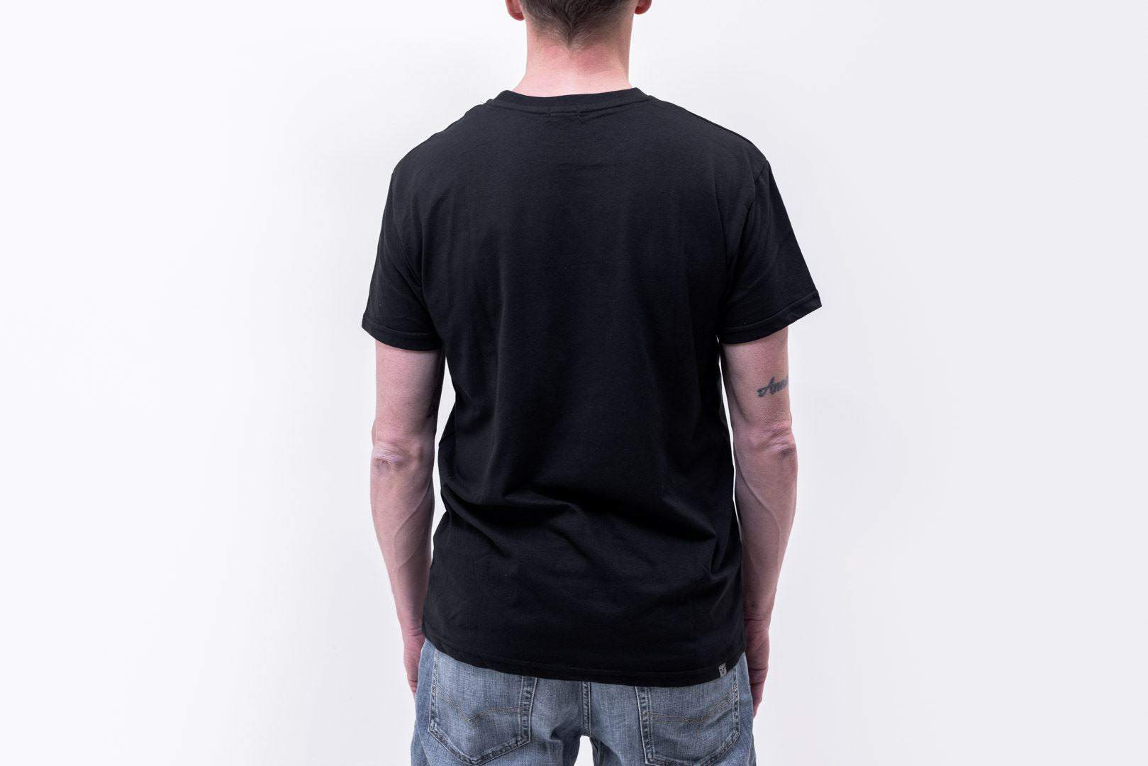 Mens T-shirt - Black Edition Street Line. Black. Mens. Size S.