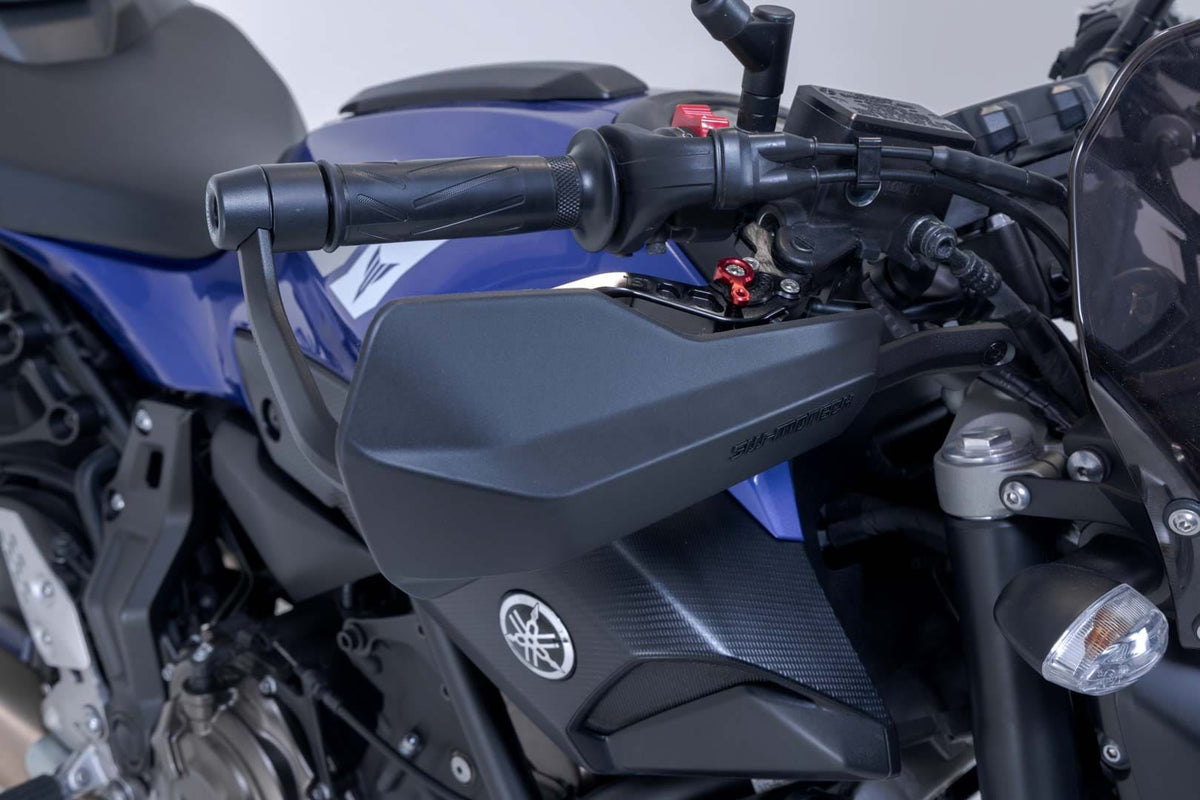 Sport handguard kit Black. Yamaha MT-07 (14-20).