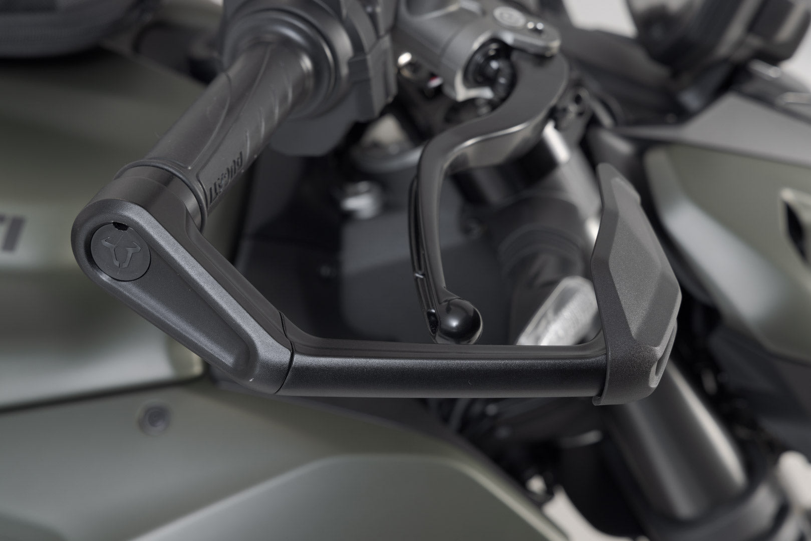 Lever guards with wind protection Ducati Streetfighter V2 (21-) Black